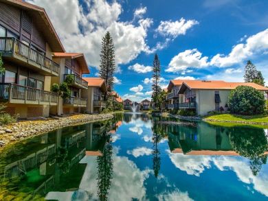 Updated Luxury Accommodation Pretty Interior Stroll to Beach